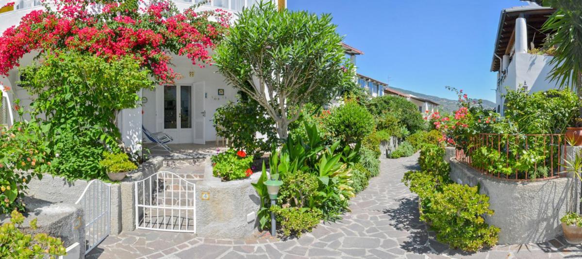 Hotel Residence Mendolita Lipari  Exteriör bild
