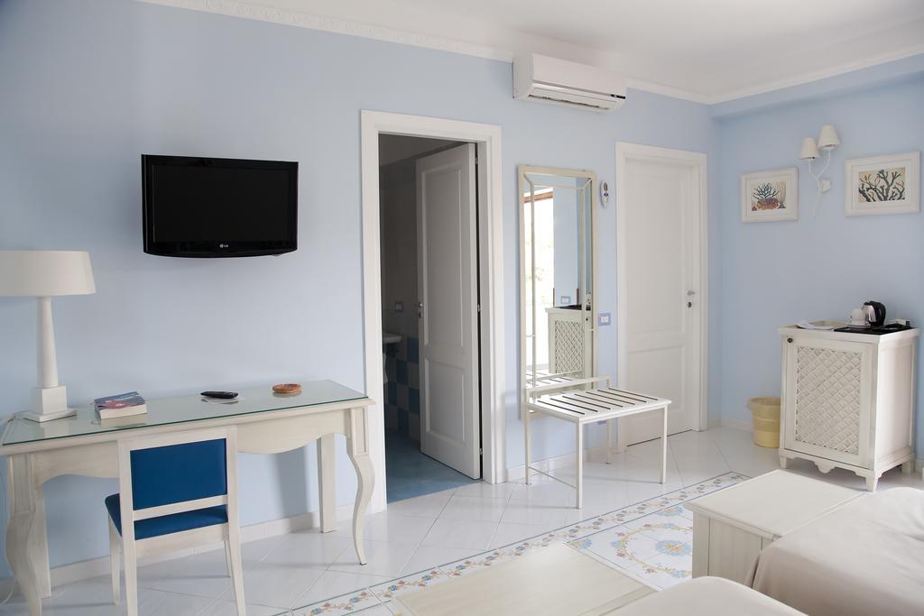 Hotel Residence Mendolita Lipari  Exteriör bild