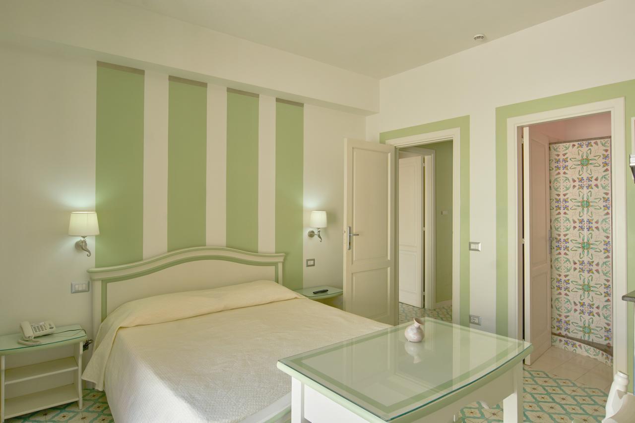 Hotel Residence Mendolita Lipari  Exteriör bild