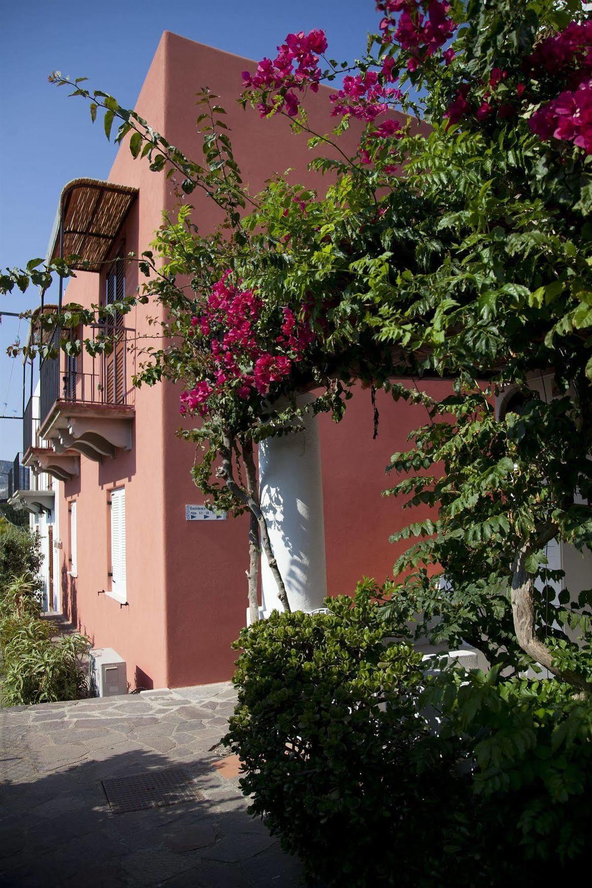 Hotel Residence Mendolita Lipari  Exteriör bild