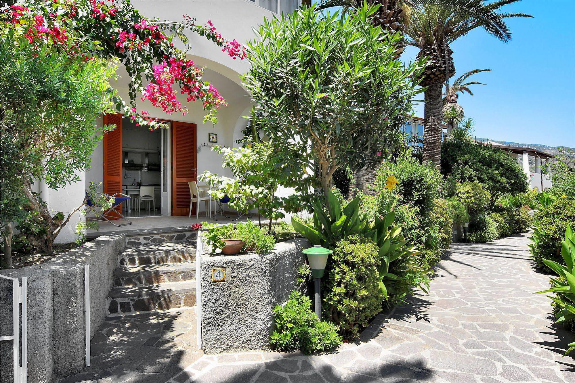 Hotel Residence Mendolita Lipari  Exteriör bild
